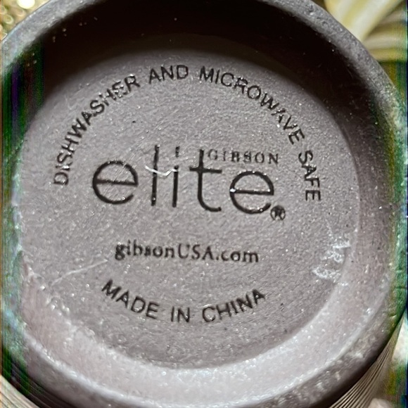 Elite by Gibson ribbed and glazed tapered stoneware mugs. - Picture 8 of 9